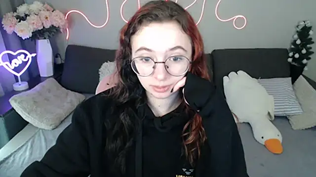 Mini Diva online show from March 2026 08:48:01 AM