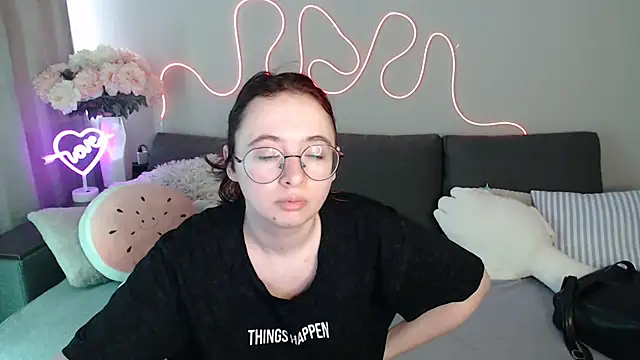 Snapshot of Mini_Diva chatting on June 2026 08:12:02 AM Mini Diva online show from June 2026 08:12:02 AM