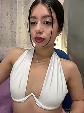 Snapshot of AliceJovovich chatting on December 2024 06:05:02 PM AliceJovovich online show from December 2024 06:05:02 PM