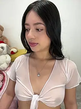 Snapshot of AliceJovovich chatting on March 2025 10:50:02 AM AliceJovovich online show from March 2025 10:50:02 AM