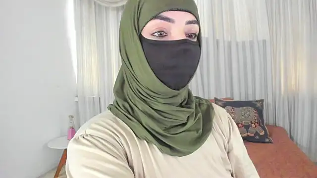 Uzra hayed online show from April 2026 01:58:02 PM