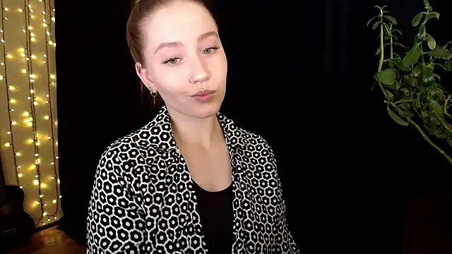 SindiWatsoon online show from October 2025 12:29:01 PM