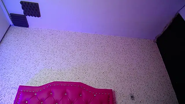 luly pink online show from December 2025 03:56:02 AM