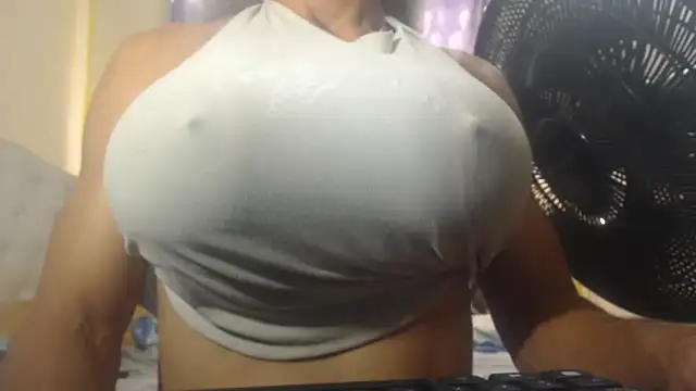 Snapshot of DanielaMuscleTS chatting on December 2025 07:53:01 PM DanielaMuscleTS online show from December 2025 07:53:01 PM