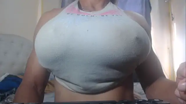 Snapshot of DanielaMuscleTS chatting on January 2026 07:15:01 PM DanielaMuscleTS online show from January 2026 07:15:01 PM