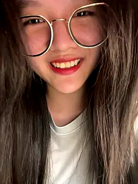 Krixxi22 online show from December 2025 03:50:01 PM