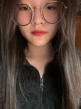 Krixxi22 online show from December 2025 04:00:01 PM