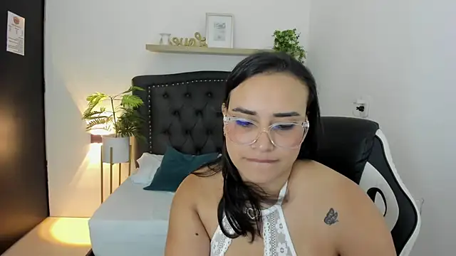 zoe danae  online show from February 2025 03:19:01 PM