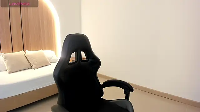 zoe danae  online show from March 2026 12:20:01 PM