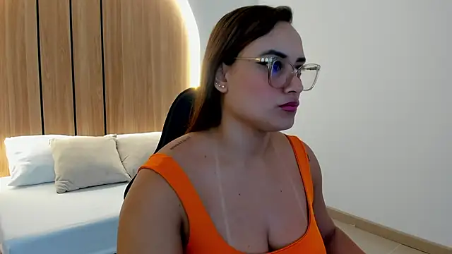 zoe danae  online show from April 2026 12:32:02 PM