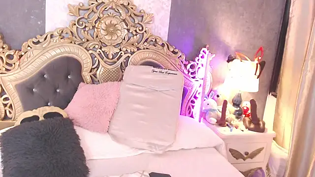 Giselle Noah online show from March 2026 09:30:01 PM