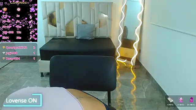 martinna tay online show from February 2025 05:58:01 AM