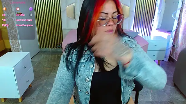 martinna tay online show from November 2025 03:27:01 AM