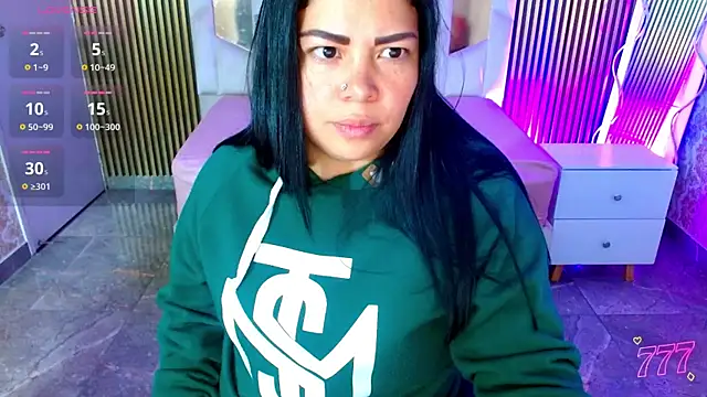Snapshot of martinna_tay chatting on July 2026 03:21:02 AM martinna tay online show from July 2026 03:21:02 AM