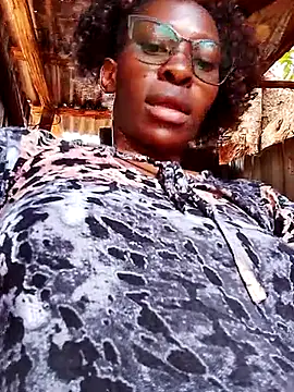 LOVELY-2BERRY online show from October 2025 08:59:01 AM