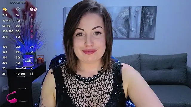 Emily Midlton online show from October 2025 01:32:02 PM