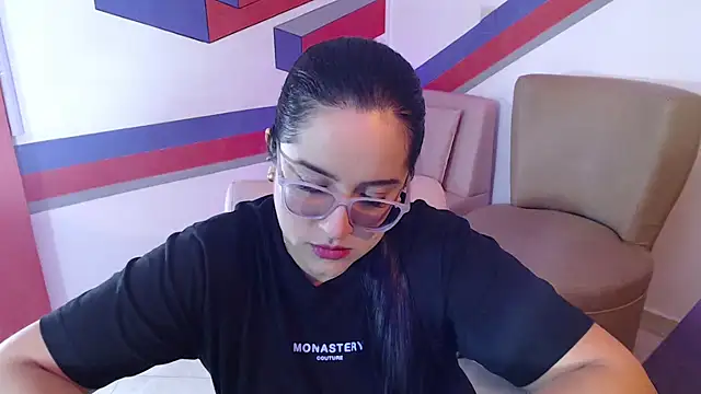 Sofiia davis23 online show from December 2024 01:00:01 PM