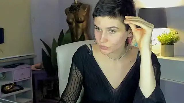 sarah perfect online show from October 2025 03:25:01 PM