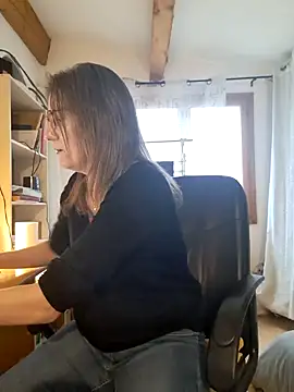 SpiceLea online show from December 2024 02:55:01 PM