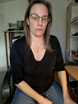 SpiceLea online show from December 2024 02:37:01 PM