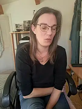 SpiceLea online show from December 2024 02:42:02 PM