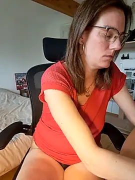 SpiceLea online show from March 2025 12:51:01 PM