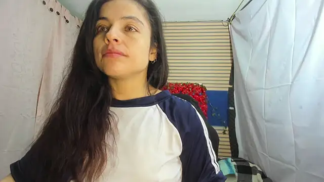 Snapshot of rosse_2504 chatting on May 2026 12:35:02 PM rosse 2504 online show from May 2026 12:35:02 PM