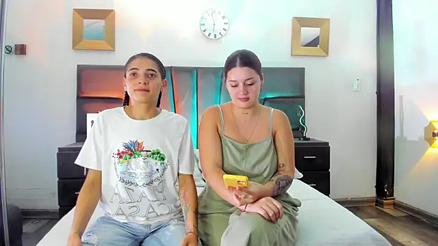 AndreaAndKarina online show from December 2024 12:29:02 PM