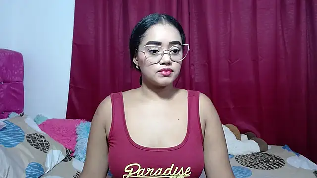 Snapshot of kiara_milf_ chatting on April 2026 10:07:01 PM kiara milf online show from April 2026 10:07:01 PM