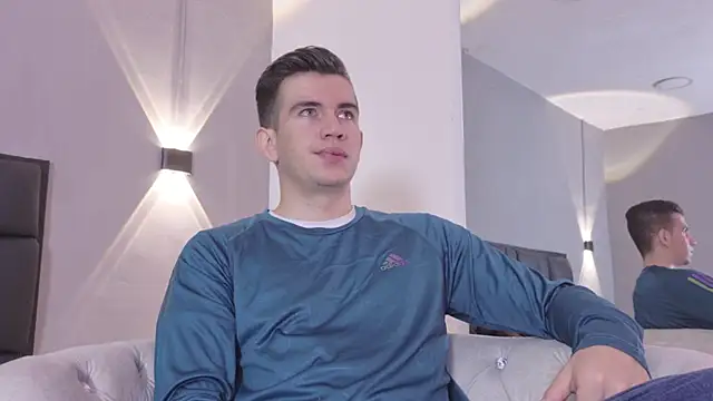 MikaelSlow online show from April 2026 04:48:01 PM