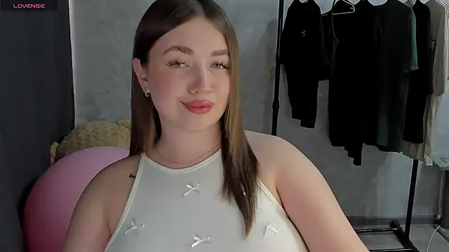 Snapshot of Diana_twerk chatting on May 2026 12:23:01 PM Diana twerk online show from May 2026 12:23:01 PM