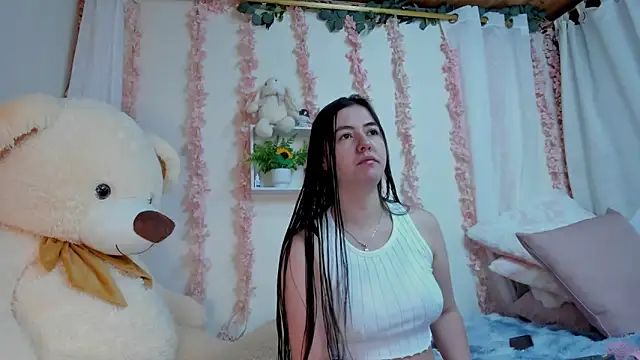 Idara and Edahi01 online show from October 2025 12:00:02 AM