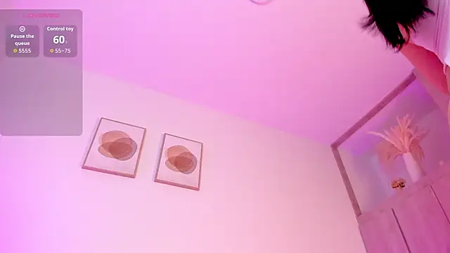 Mia 222 online show from March 2026 11:14:01 AM