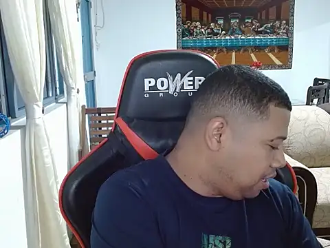 Hoowar2012 online show from November 2025 12:35:02 AM