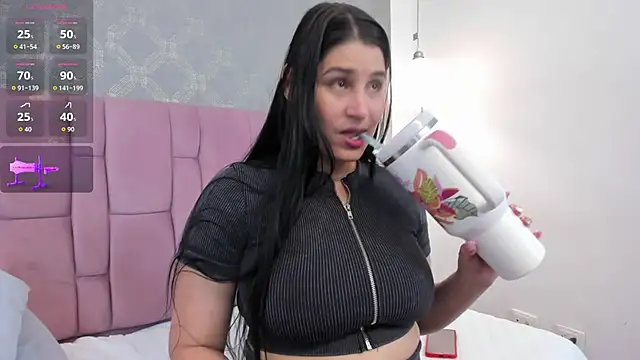 brithanyadams23 online show from November 2025 03:23:01 PM