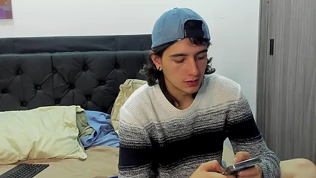 Snapshot of alex_connorr chatting on December 2024 12:44:02 AM alex connorr online show from December 2024 12:44:02 AM