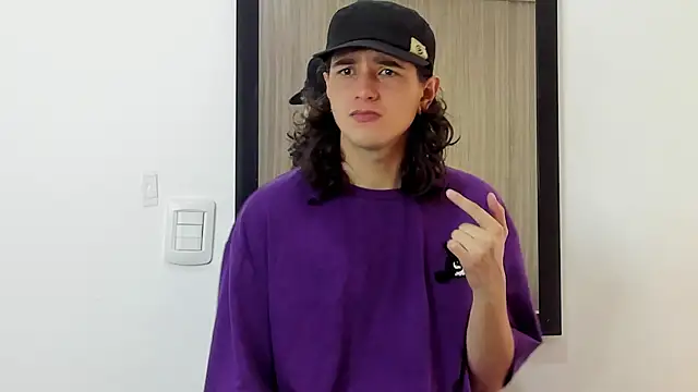 Snapshot of alex_connorr chatting on February 2025 02:56:02 PM alex connorr online show from February 2025 02:56:02 PM