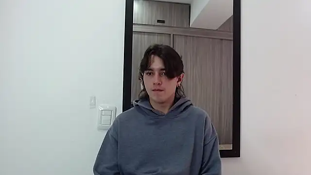 Snapshot of alex_connorr chatting on February 2025 04:00:02 PM alex connorr online show from February 2025 04:00:02 PM