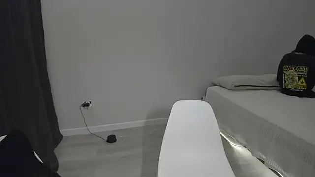 im lucky adam online show from September 2025 06:09:02 PM