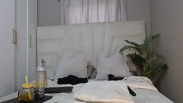 naughtyblackdolie online show from February 2025 12:23:02 PM