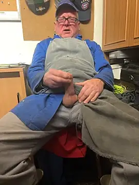 Snapshot of oldgayman chatting on November 2025 05:39:02 AM oldgayman online show from November 2025 05:39:02 AM