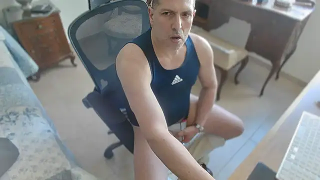 Snapshot of slzypvtpig chatting on February 2026 07:35:01 PM slzypvtpig online show from February 2026 07:35:01 PM