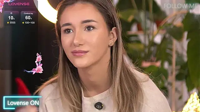 EmilyRaymont online show from December 2025 10:32:02 AM