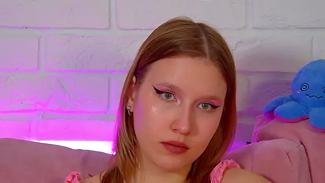 LiliLinn online show from May 2026 10:36:01 AM