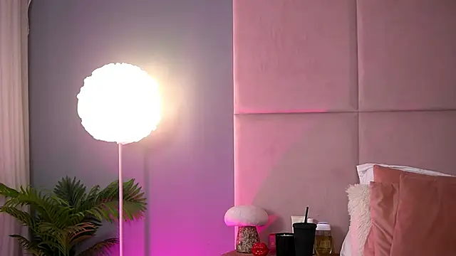 AlmaLuv online show from February 2026 05:03:02 AM