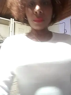 Snapshot of Camille_rose_ chatting on October 2025 09:35:02 PM Camille rose online show from October 2025 09:35:02 PM