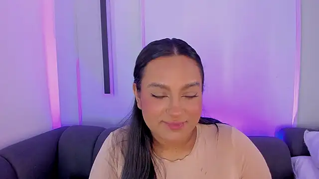 ellamontoya online show from November 2025 12:15:01 PM