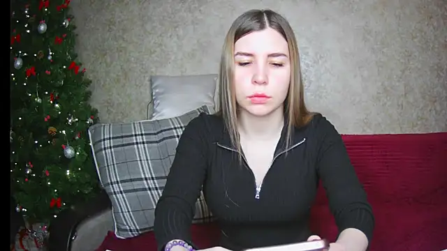 Snapshot of ElllaNuar chatting on January 2025 01:15:01 AM ElllaNuar online show from January 2025 01:15:01 AM