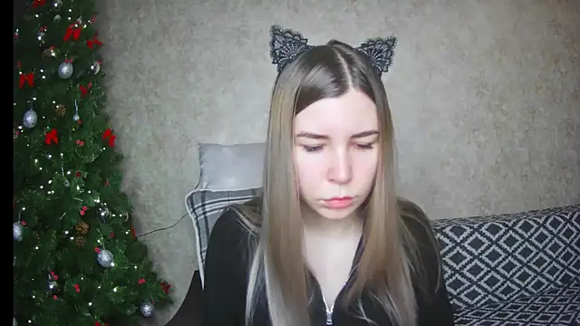 Snapshot of ElllaNuar chatting on January 2025 01:13:02 AM ElllaNuar online show from January 2025 01:13:02 AM