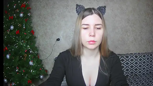 Snapshot of ElllaNuar chatting on January 2025 02:00:02 AM ElllaNuar online show from January 2025 02:00:02 AM